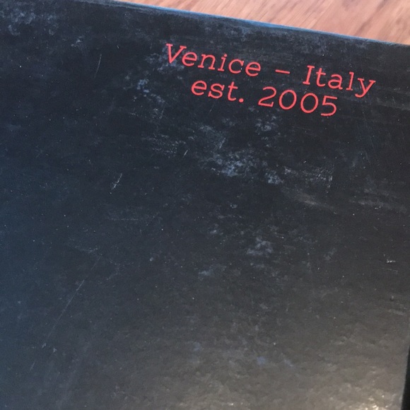 Jhitta by Canal Grande - Picture 9 of 11